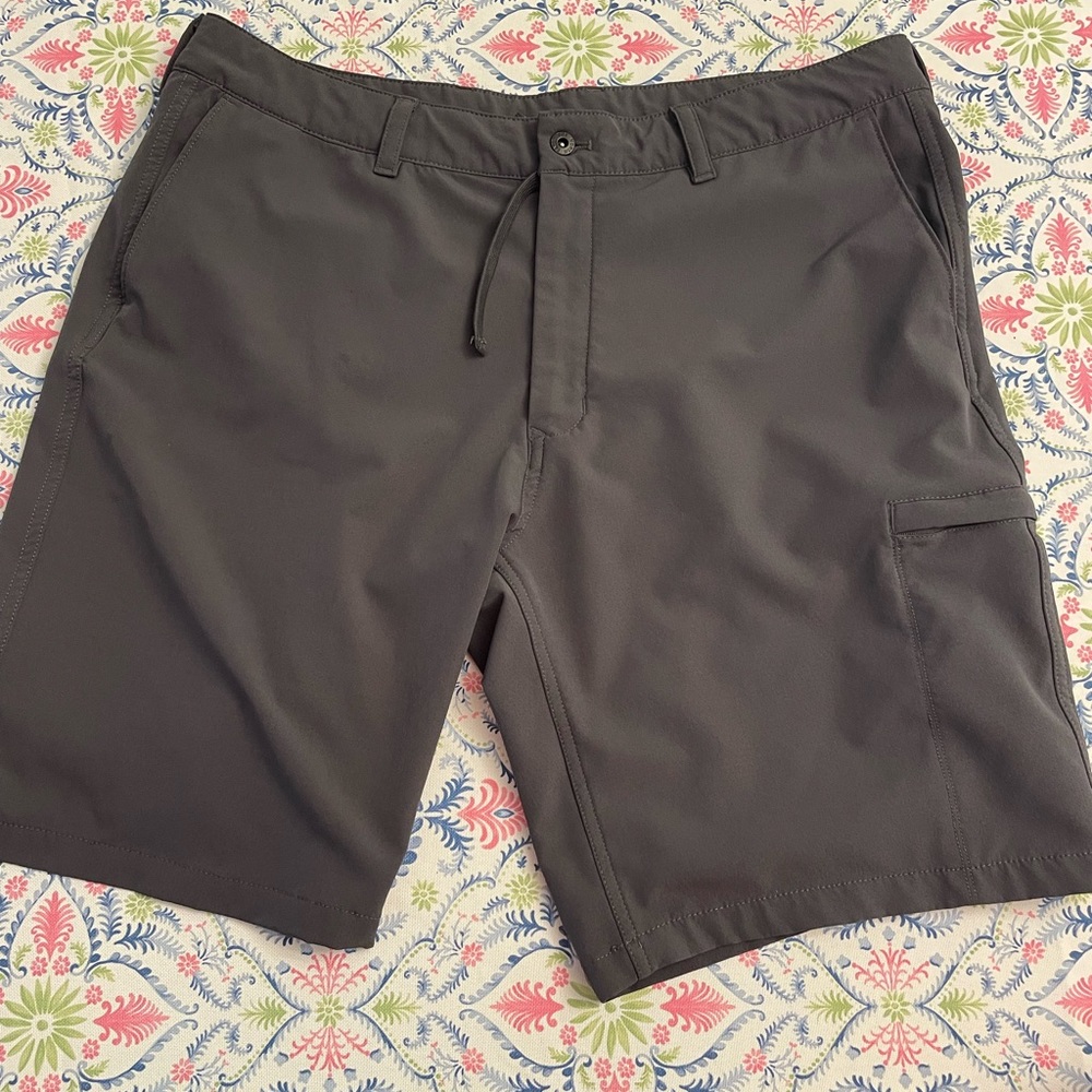 North Face hiking shorts. Look at photos for confirm. Will accept offers.